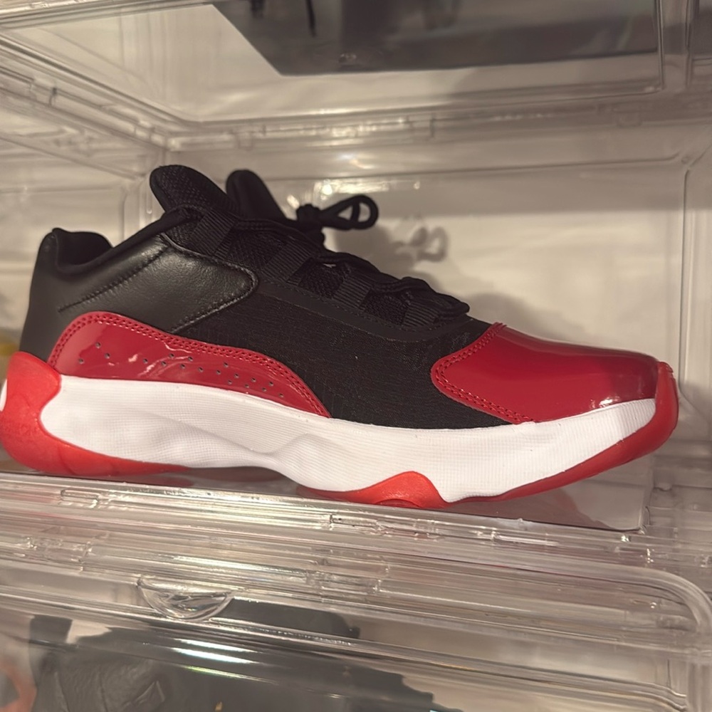 JORDAN 11